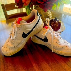 Nike Women’s Court Vision